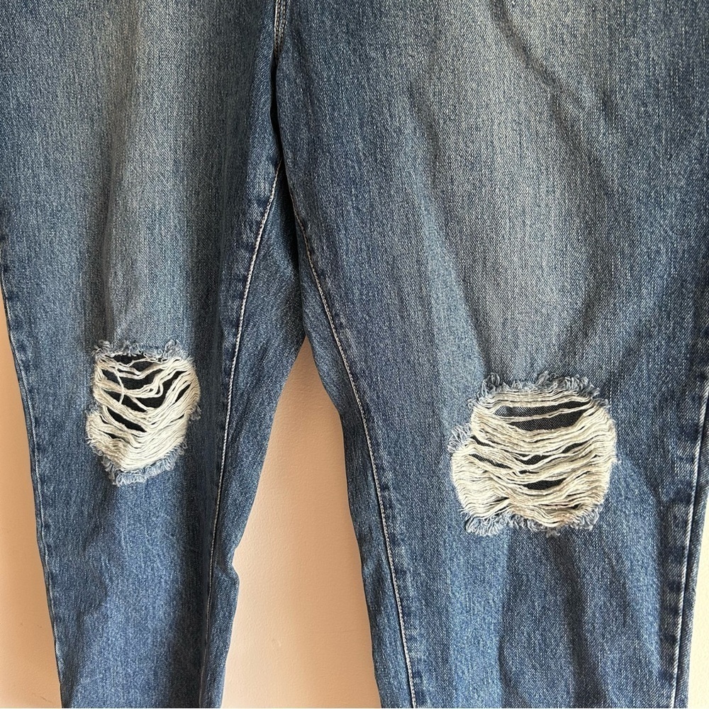 Good American Good Vintage Distressed Indigo Jeans - Picture 8 of 9